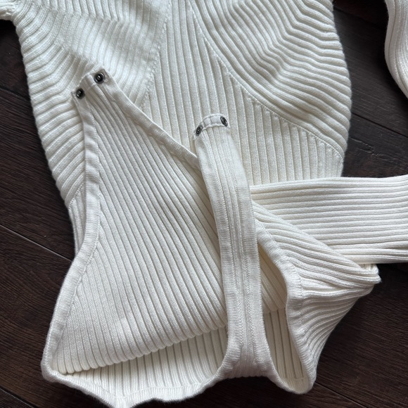 NWOT Cream A&F Ribbed Bodysuit - Picture 5 of 8
